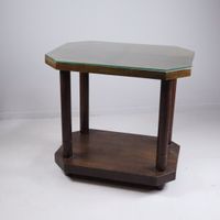 Table d'appoint octogonale ; plateau supérieur protégé par u…