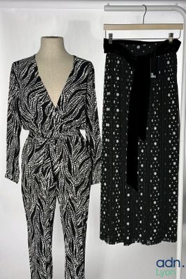Lot de vêtements pour femme contenant une combinaison et une…