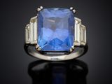 a blue sapphire and diamond ring
