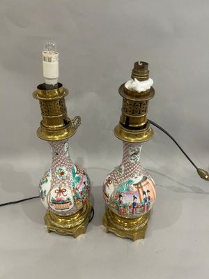 pair of chinese porcelain lamps with gold bases