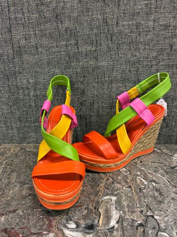 GIAMARCO CONTE – Paire de sandales à talons compensées. Taille : ...