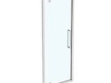 un gros plan d'une porte de douche en verre sur fond blanc
