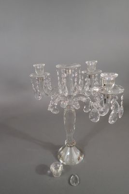 Bougeoir en verre et pampilles à 5 bras de lumière (haut.