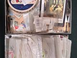 une boîte contenant de nombreux objets
