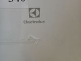 a picture of an electronic box with a sticker on it