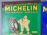 a sign on the wall that says michel in french