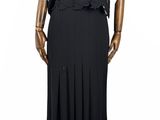 une robe noire sur un mannequin mannequin mannequin mannequin mannequin mannequin mannequin mannequin mannequin mannequin