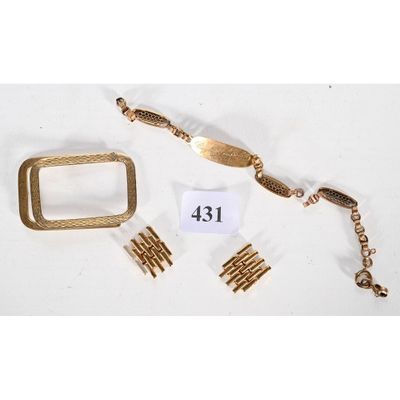 un ensemble de bijoux en or comprenant une ceinture, un bracelet et une bague
