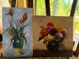 tableau représentant un vase de fleurs posé sur une table, à côté d'un autre tableau représentant un vase de fleurs posé sur une table