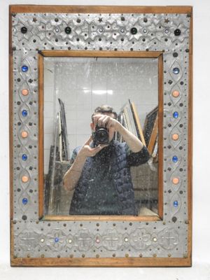 MIROIR avec encadrement en métal repoussé et à décor de cabo… - Photo 1