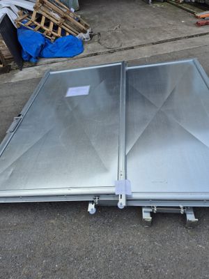 Porte métallique industrille de 240cm x 240cm , poignée de p…