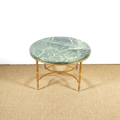 table basse avec plateau en marbre vert et pieds dorés