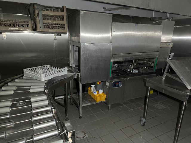 Station de lavage COMENDA ACCS251 en U avec table d’entrée à roul...