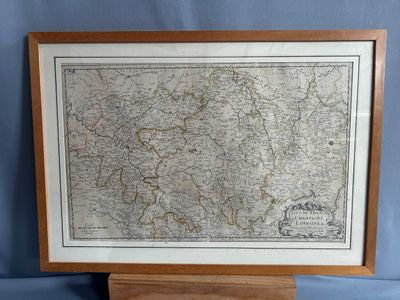 une carte de l'Angleterre encadrée dans un cadre en bois