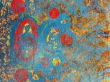 une image représentant un tableau sur un fond bleu, orné de fleurs rouges et jaunes