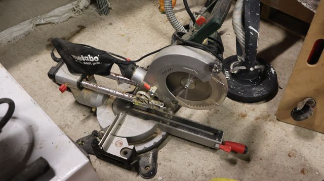 Scie circulaire à poser METABO KGS 216 W, non testé