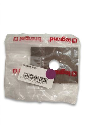 un gros plan d'un sac en plastique sur lequel figure une étiquette