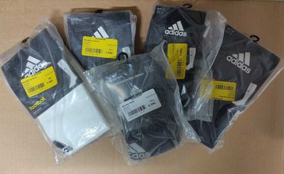 175 / Lot de 22 paires de chaussettes de football - ADI…