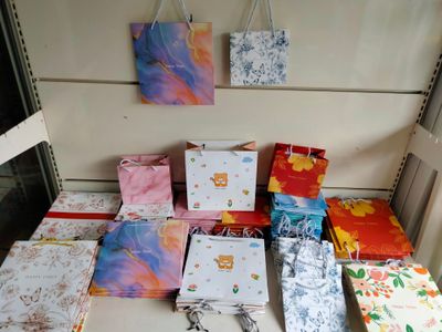 130 sacs cadeaux ( 2 dimensions )