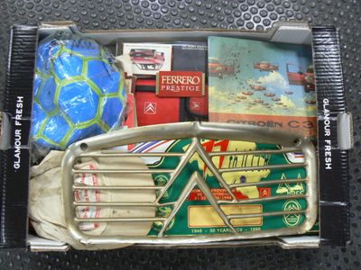 une boîte contenant un certain nombre d'objets