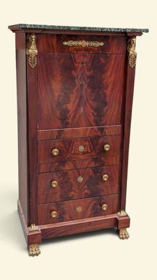 une image d'une commode en bois avec un plateau en marbre