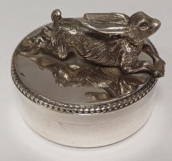 Boite à dent de lait, ronde avec son couvercle , en argent m…