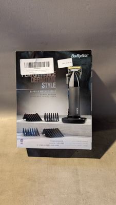 une boîte de brosses à dents posée sur une table