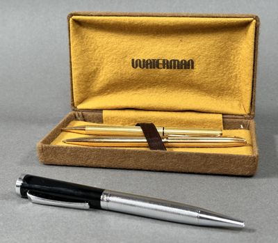un stylo dans une boîte contenant un stylo