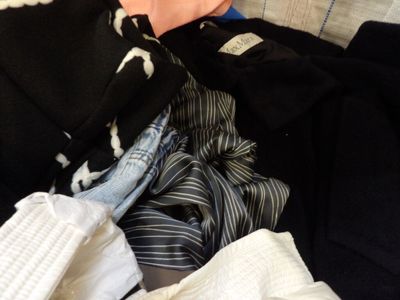 1/2 palettes de plus de 60 vêtements NEUFS et occasion - Fem… - Photo 1