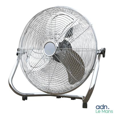 une image représentant un ventilateur en métal sur fond blanc