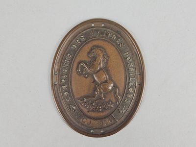Plaque de la Compagnie des Maîtres postillons à décor d'un c…