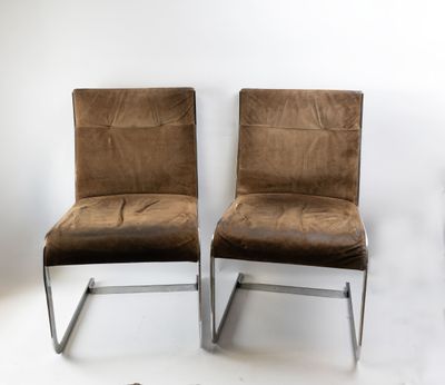 APELBAUM EDITEUR, Paire de chaises, le pietement en acier ch…