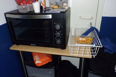 1 four à micro-ondes DOMEOS déclaré en panne.