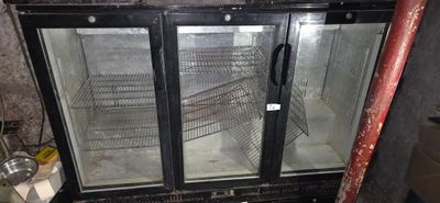 2 Vitrines Refrigerees 3 Portes Mauvais Etat Dimension 135,5…