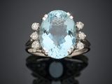 une bague ovale sertie d'une aigue-marine et de diamants, signée Van Cleef