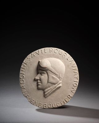 an image of a coin with a man ' s face on it