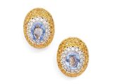 une paire de boucles d'oreilles en saphir et diamant