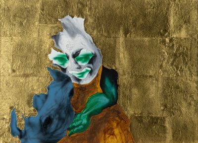 un tableau représentant un homme aux yeux verts et au visage pâle