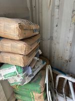 EXT - Un ensemble d’outillages divers décliné comme suit : (photo 3)