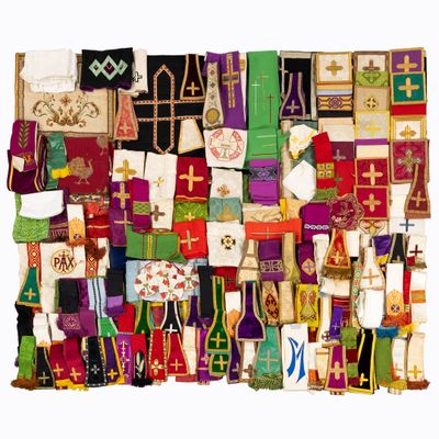 a picture of a wall made of many different types of cloths