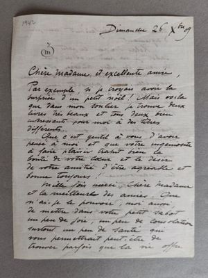 une feuille de papier écrite sur une table