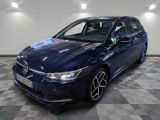 une Volkswagen e-Golf bleue break break break break break break break break break break break break break break break break break break break break break break break break break break break break break break break break break break break break break break