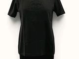 un t-shirt noir sur un mannequin, un mannequin, un mannequin, un mannequin, un mannequin, un mannequin, un mannequin, un mannequin, un mannequin, un mannequin, un mannequin, un mannequin, un mannequin, un mannequin, un mannequin, un mannequin, un mannequin, un mannequin, un mannequin, un mannequin, un mannequin, un mannequin, un mannequin, un mannequin, un mannequin, un mannequin, un mannequin, un mannequin, un mannequin, un mannequin, un mannequin, un mannequin, un mannequin, un manne