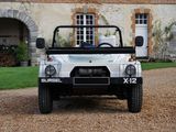 an image of a jeep parked in front of a building