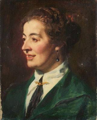 portrait d'une femme vêtue d'un manteau vert et d'une chemise blanche