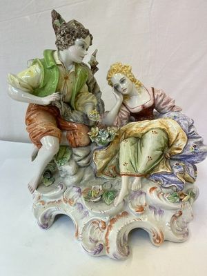 Important Couple EN Porcelaine Italienne. 35x29 CM