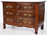 une image d'une commode avec un plateau en marbre