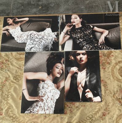 Quatre tirages sur toile Femmes