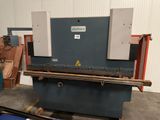 an image of a machine that is sitting in a warehouse