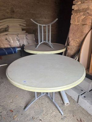 two chairs and a table in a room